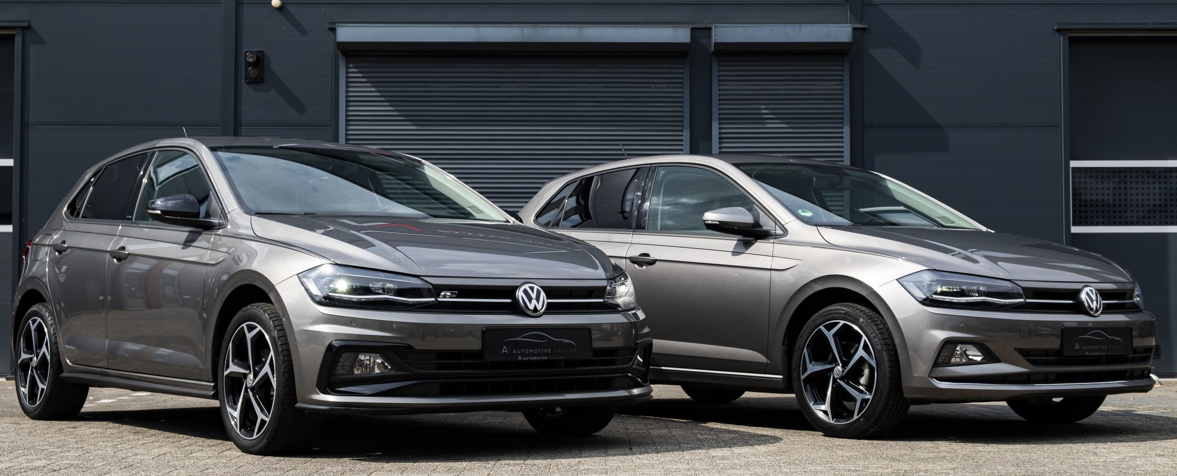 Twee Volkswagen Polo’s voor het pand van Automotive Veluwe