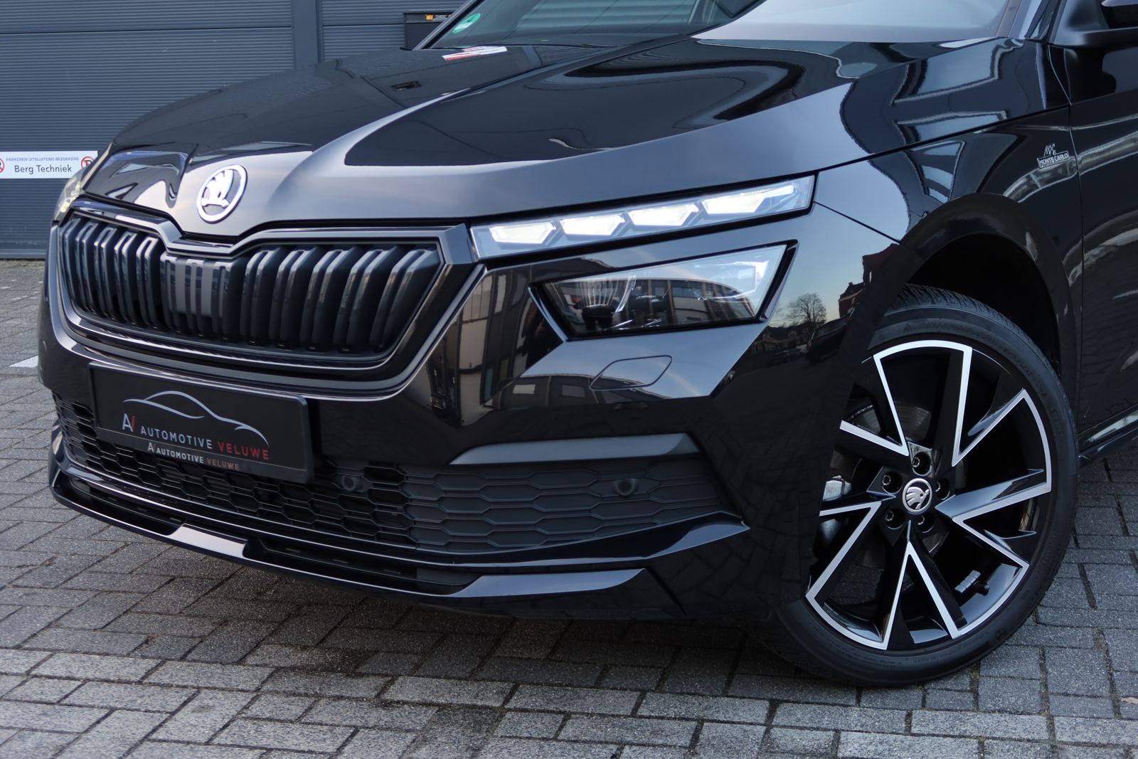 Glanzende Skoda Kamiq bij Automotive Veluwe